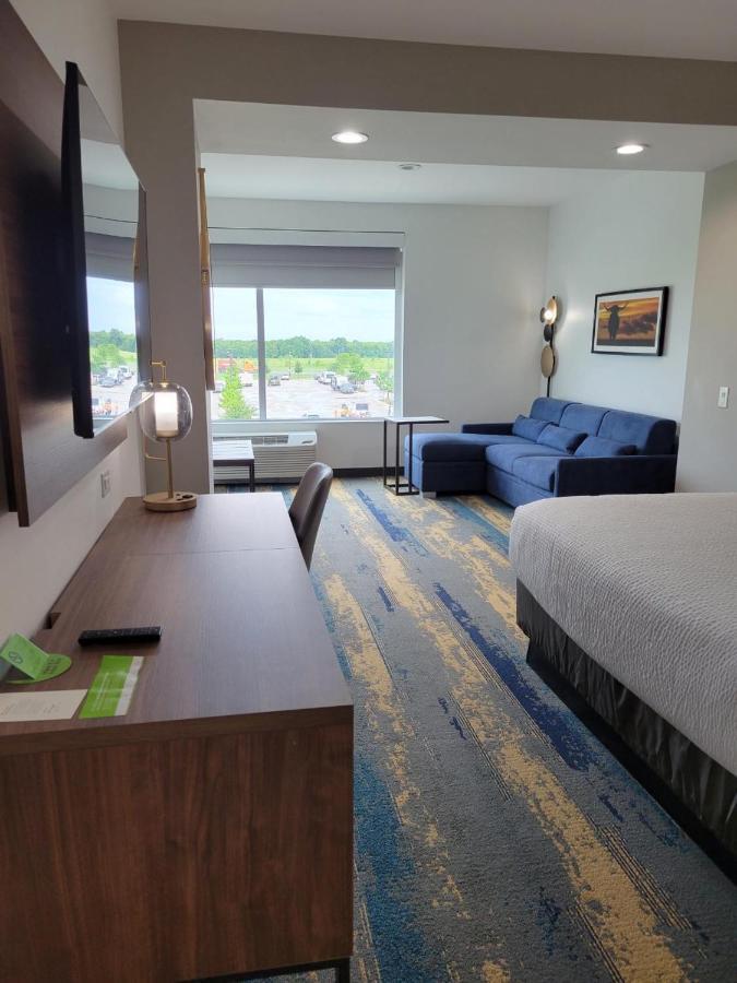 La Quinta Inn & Suites By Wyndham Terrell Εξωτερικό φωτογραφία